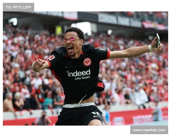 曼联与纽卡争夺法兰克福前锋埃基蒂克 激烈竞争引关注